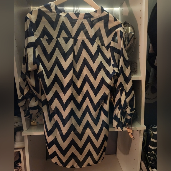 Blouse - Picture 2 of 3